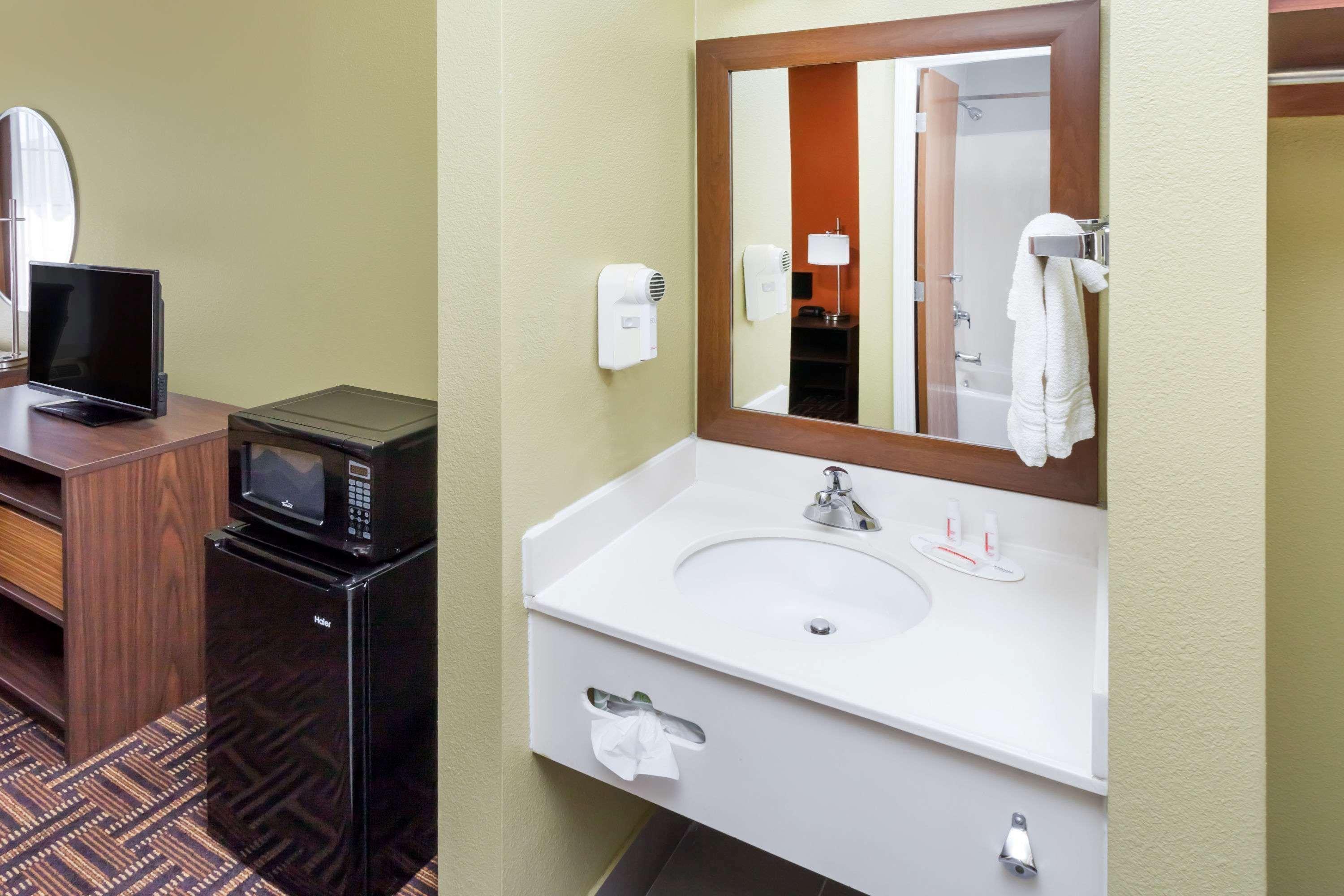 ซูเปอร์ 8 บาย วินด์แฮม โรเชสเตอร์ Hotel Rochester ภายนอก รูปภาพ